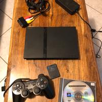 Sony PlayStation 2 PS2 slim console con un gioco