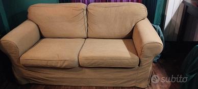 1 divano a due posti Ikea