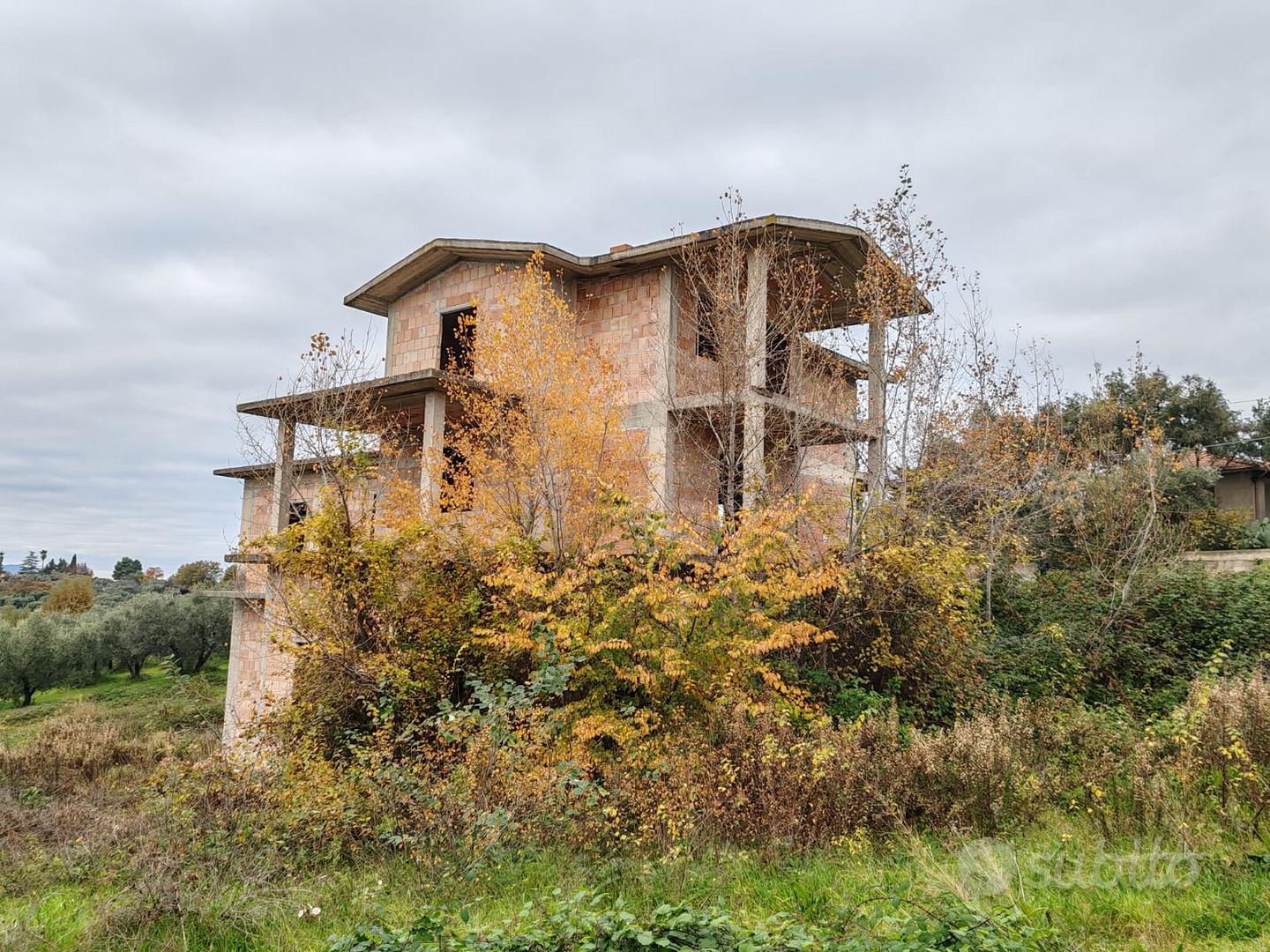 Vendita Casale rustico con terreno - Vista 5