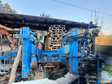 Caricatore frontale trattore