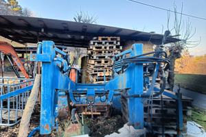 Caricatore frontale trattore