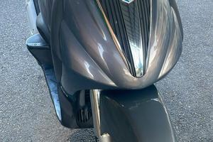 Scooter beverly 250 cruiser