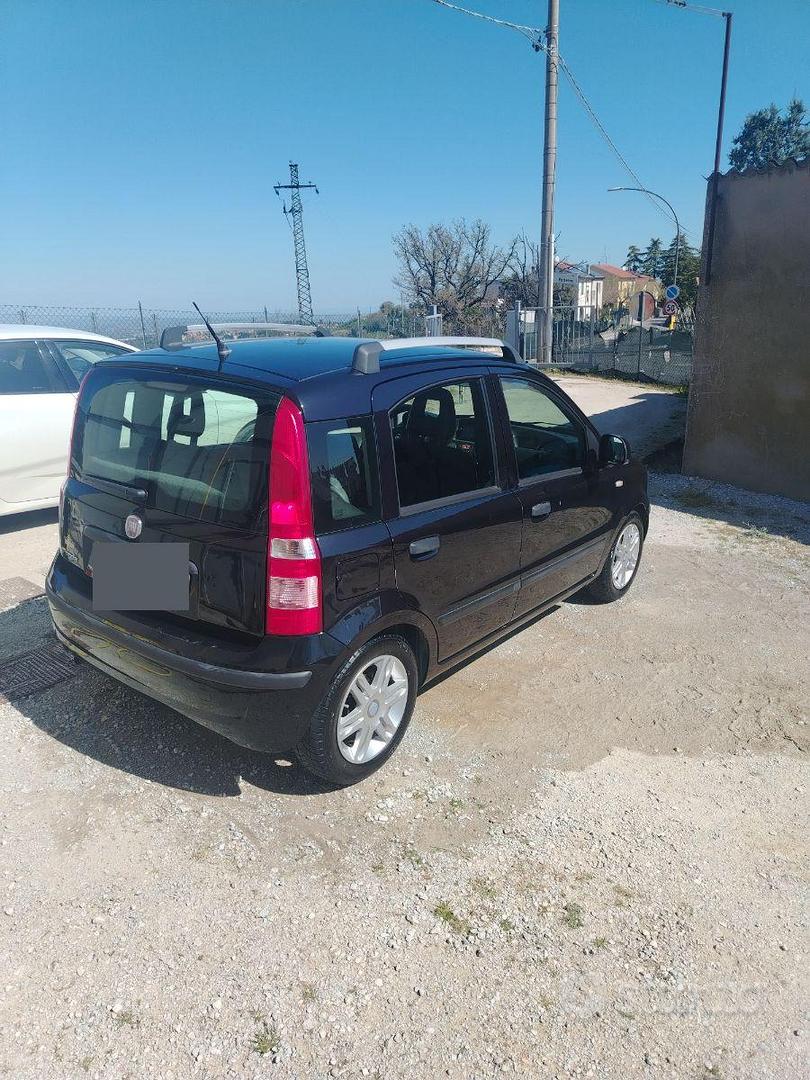Fiat Panda 2010 photo 2