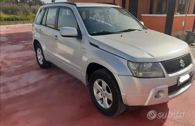 Suzuki Grand Vitara 1.9 Ddis 4x4 gancio traino omo