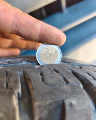 4 pneumatici Michelin agilis camping  215 75  16CP