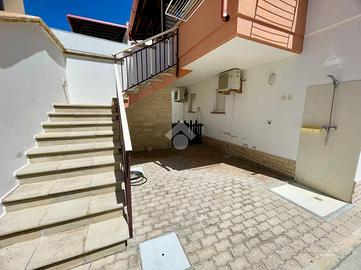 CASA SEMINDIPENDENTE A UGENTO