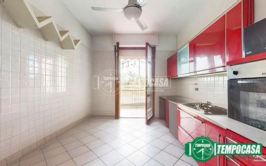 TRILOCALE RISTRUTTURATO CON BOX AUTO