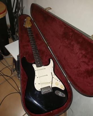 Stratocaster Squier  made in korea(95’) + Custodia