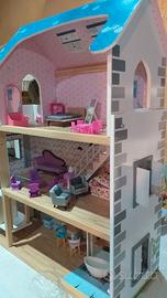Casa delle bambole + accessori