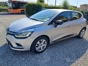 Renault Clio TCe 12V 90 CV 5 porte Moschino Zen