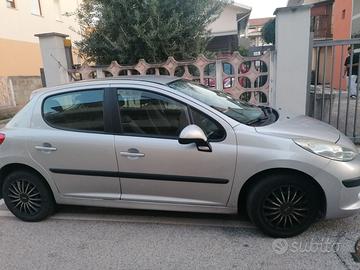 PEUGEOT 207 1.4 BENZINA X NEOPATENTATI
