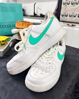 👟 Nike Air Force 1 – Bianco / Verde Menta
