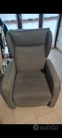 poltrona con alzata assistita 