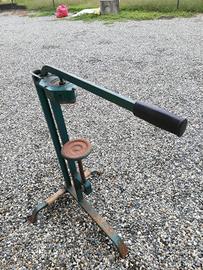 tappatrice a leva a trepiedi