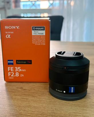 Sony FE 35mm F 2.8 Zeiss Sonnar T*