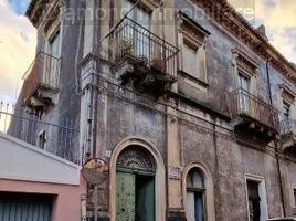 Palazzo antico a Riposto