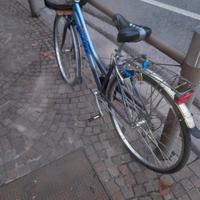 bici donna da 28 pari al nuovo con tutti accessori