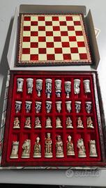 Scacchiera NIGRI con pezzi in almar