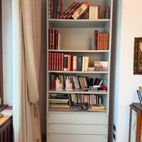 Libreria con cassettiere