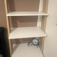 Mobile a scala con ripiani e cassetto