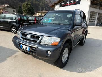 Mitsubishi Pajero 2.5 TDI 3p. Invite