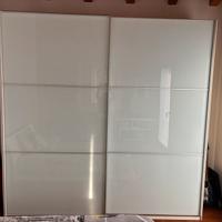 Armadio con ante scorrevoli