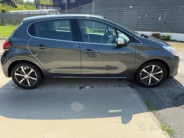 Peugeout 208 Allure, Diesel 1.6 Blue HDi