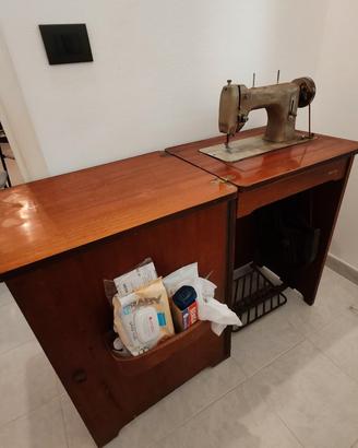 Macchina da cucine Necchi