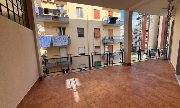 Quadrilocale Salerno Centro con terrazzo
