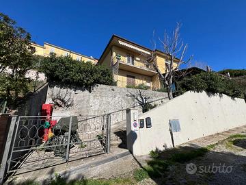 Villetta bifam. a Castagneto Carducci