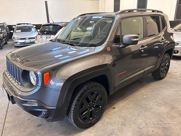 Renegade 2.0 Mjt 170CV 4WD Active Drive Low Trailh