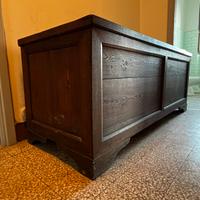 Cassapanca antica in legno di castagno