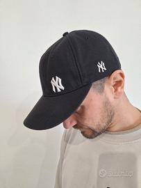 RARE VINTAGE 90s NY Yankees Cap - Drew Pearson Int