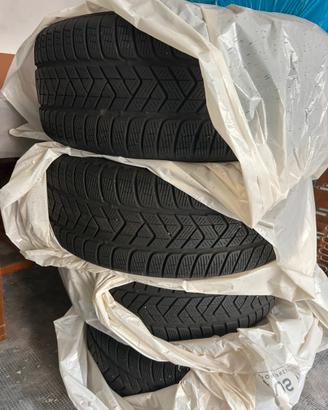 4 gomme invernali Pirelli Scorpio 235/55 R18