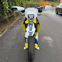 Husqvarna 701 Supermoto