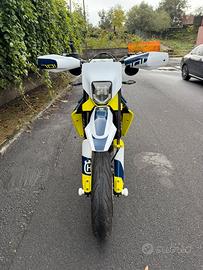 Husqvarna 701 Supermoto