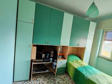 Armadio a due ponti con scrivania