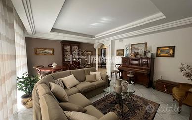 Appartamento a Napoli Viale Maria Bakunin 4 locali