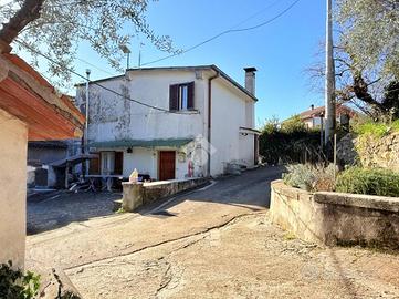 3 LOCALI A SUBIACO