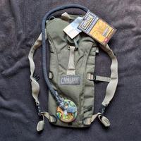 zaino CAMELBAK originale nuova 3 Lt verde

mai usa