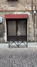 NEGOZIO A TORTONA