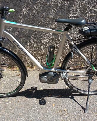 Bike CUBE pedalata assistita motore Bosch 36volt