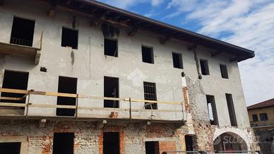 PORZIONE DI BIFAMILIARE A BORGO TICINO