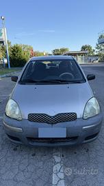 Toyota Yaris 1.0 benzina 2003 – 230.000 km