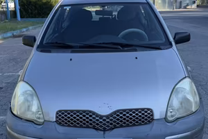 Toyota Yaris 1.0 benzina 2003 – 230.000 km