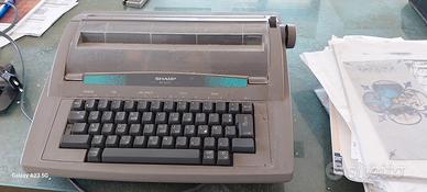 macchina da scrivere elettrica