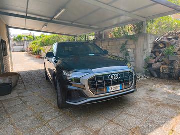 Audi Q8 sline