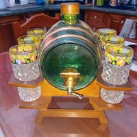barilotto in vetro con bicchieri 