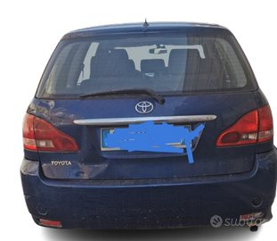 Toyota Avensis Verso 7 posti 2000 cc 2-4D
