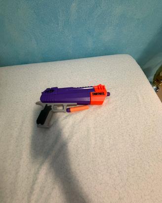 Nerf Fortnite HC-E pistola viola